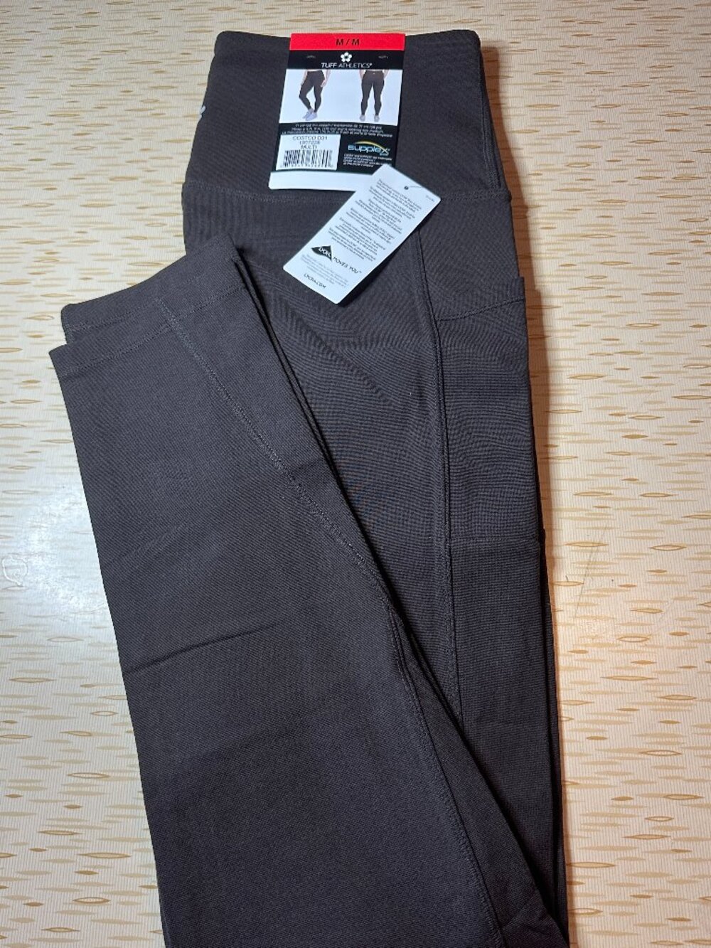 Tuff Athletics Women's leggings with Pockets Size M NWT